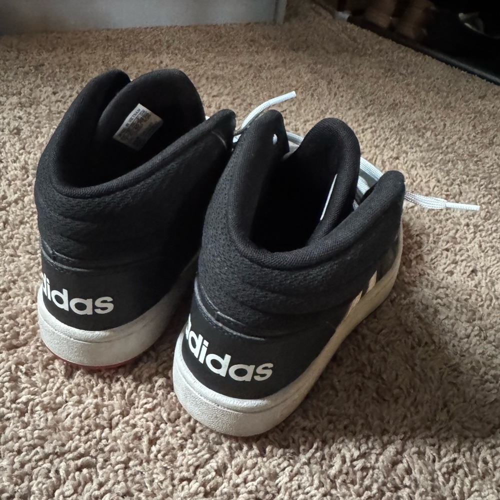Adidas Black and white sneakers men’s size 7/women’s size 9